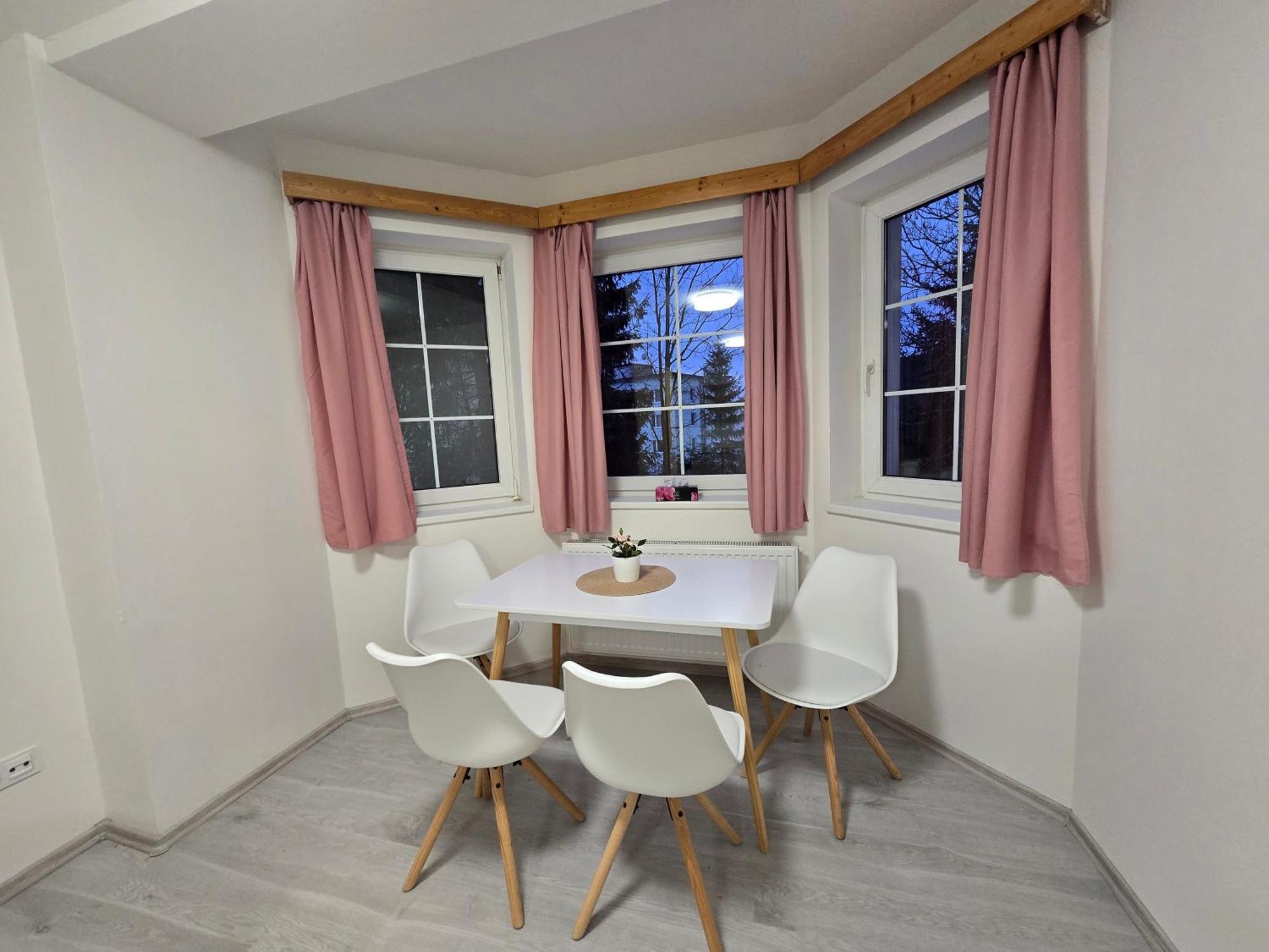Apartmany Almond هاراشوف المظهر الخارجي الصورة